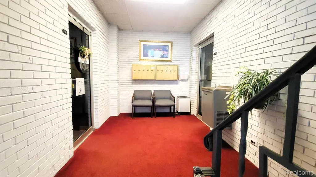 33409 Grand River Avenue Farmington City MI 48335