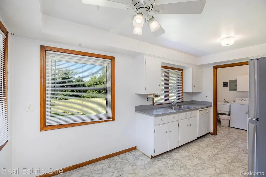 51341 Neumaier Drive Shelby Charter Township MI 48316