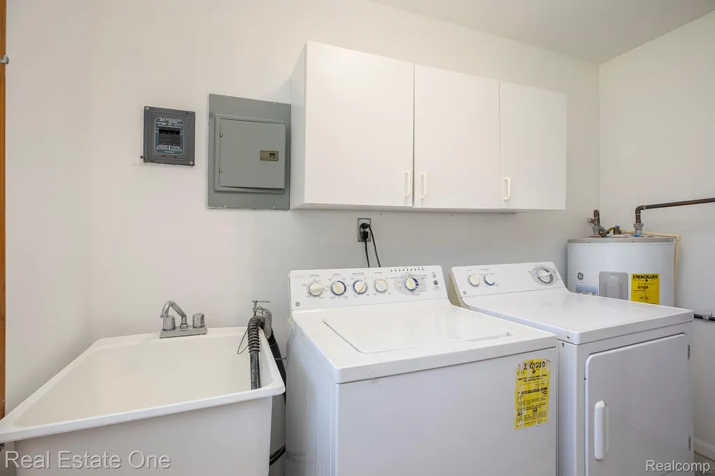 51341 Neumaier Drive Shelby Charter Township MI 48316