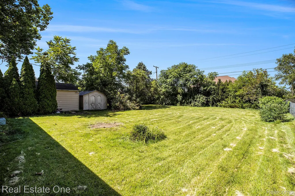51341 Neumaier Drive Shelby Charter Township MI 48316
