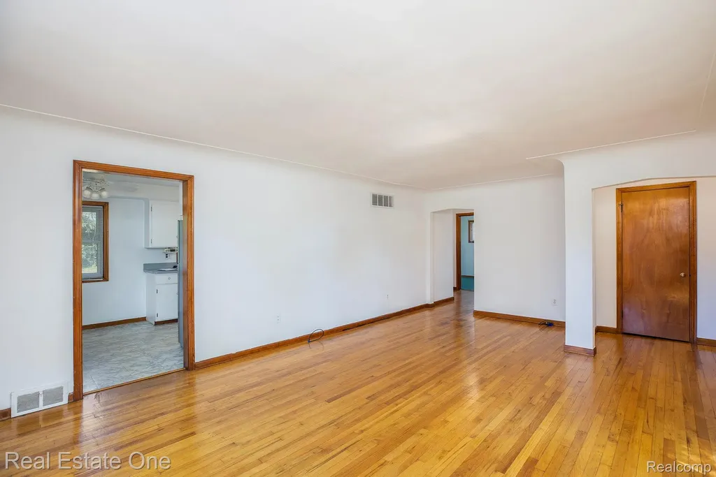 51341 Neumaier Drive Shelby Charter Township MI 48316