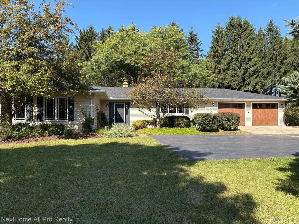 7195 Curtis Road Salem Township MI 48168