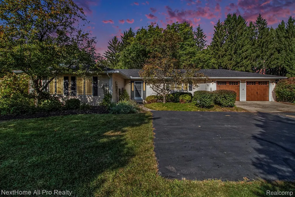 7195 Curtis Road Salem Township MI 48168