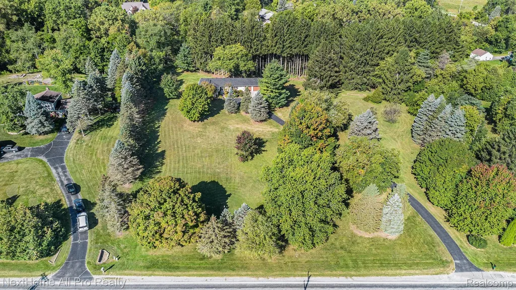 7195 Curtis Road Salem Township MI 48168