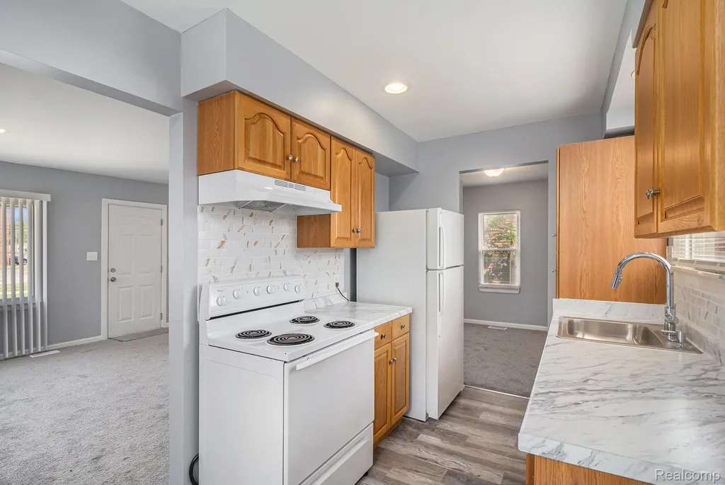 1054 E Troy Street Ferndale City MI 48220