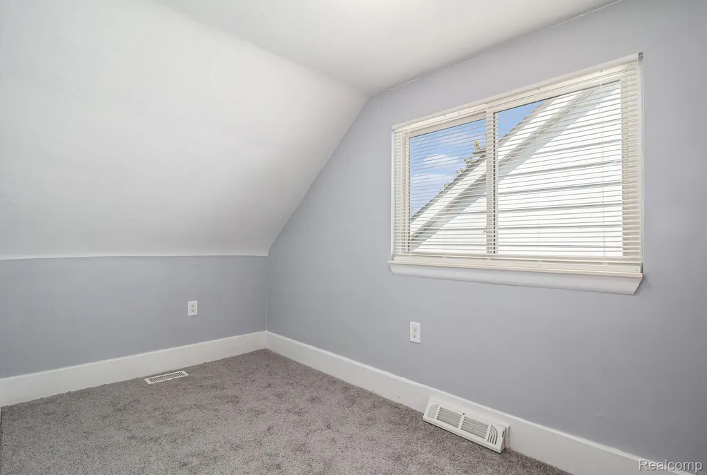 1054 E Troy Street Ferndale City MI 48220