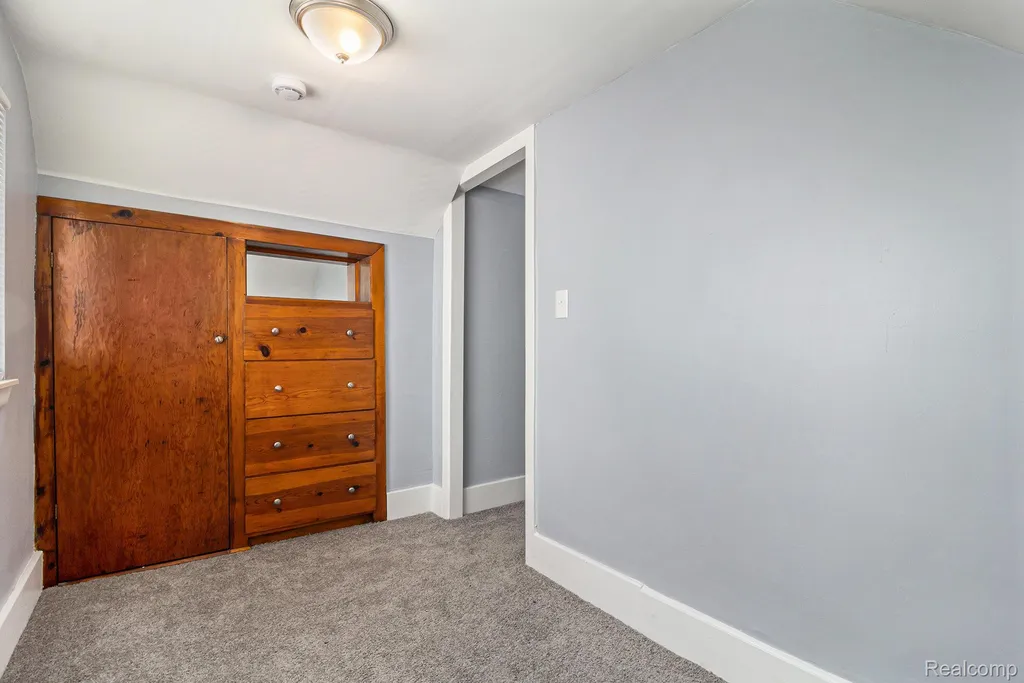 1054 E Troy Street Ferndale City MI 48220