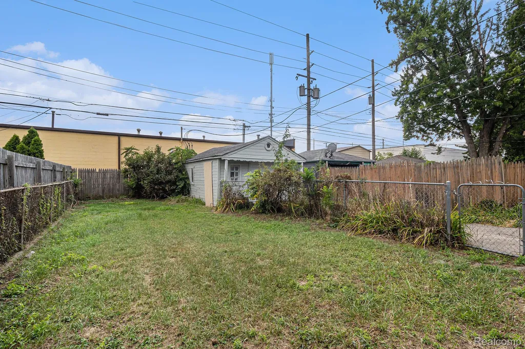 1054 E Troy Street Ferndale City MI 48220