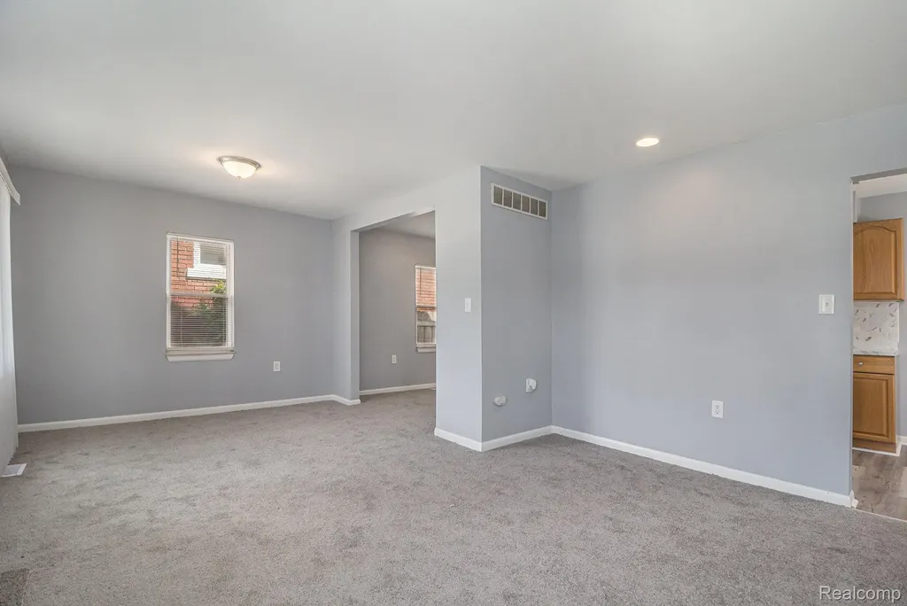 1054 E Troy Street Ferndale City MI 48220