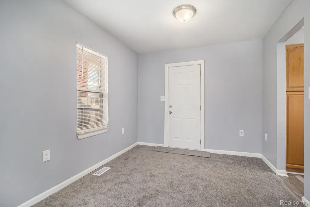 1054 E Troy Street Ferndale City MI 48220