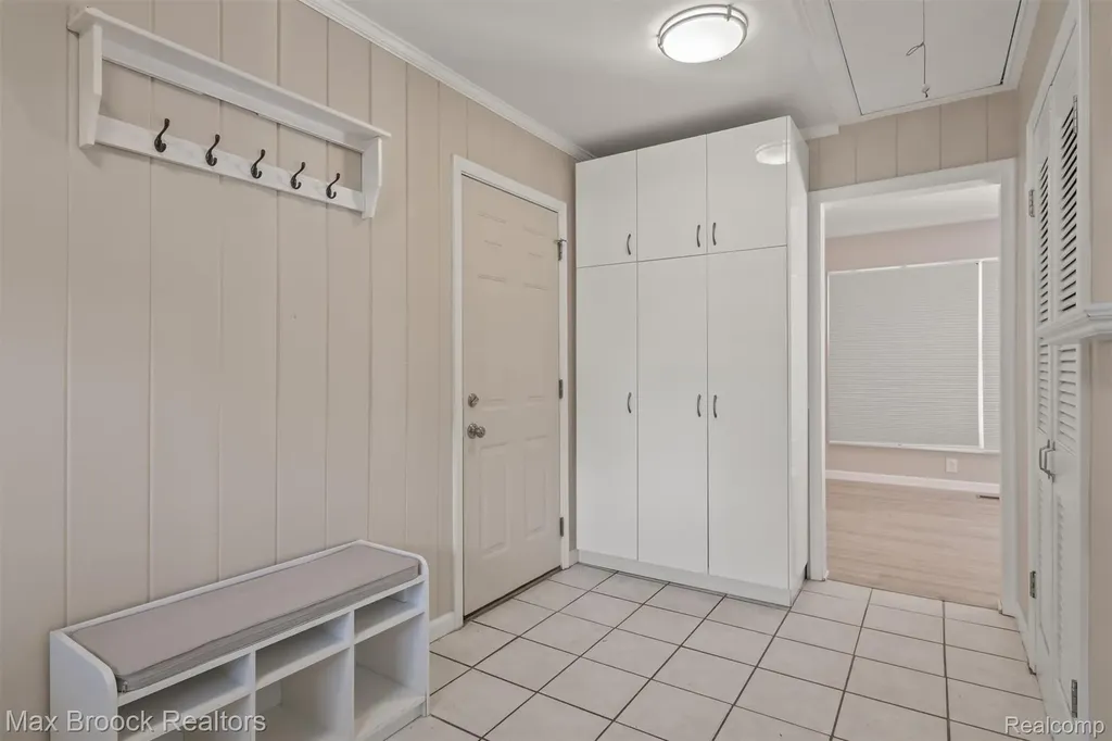 5312 Cambourne Place West Bloomfield Charter Township MI 48322