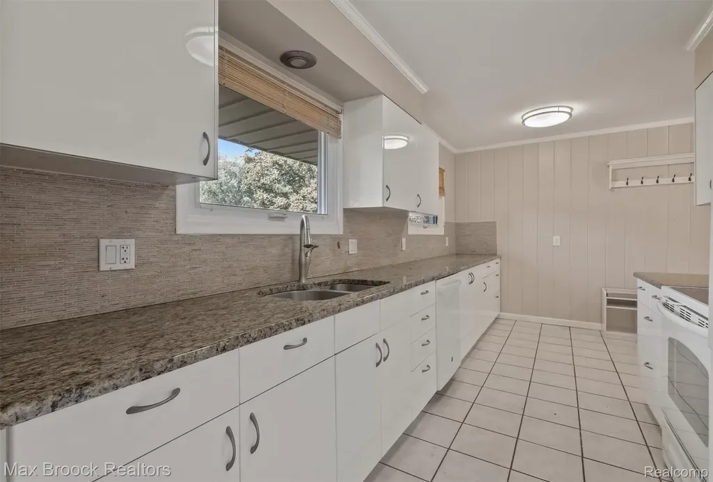 5312 Cambourne Place West Bloomfield Charter Township MI 48322