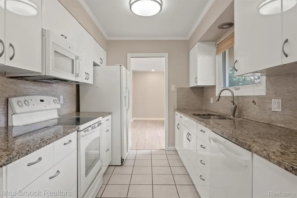5312 Cambourne Place West Bloomfield Charter Township MI 48322