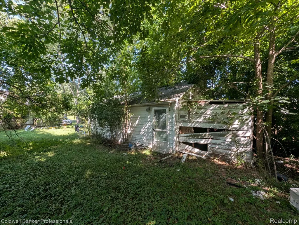 1750 N Hix Road Westland City MI 48185