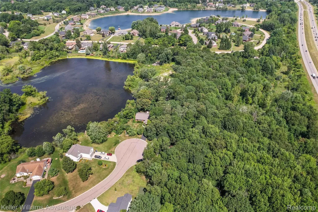 10493 Spring Grove Brighton City MI 48114