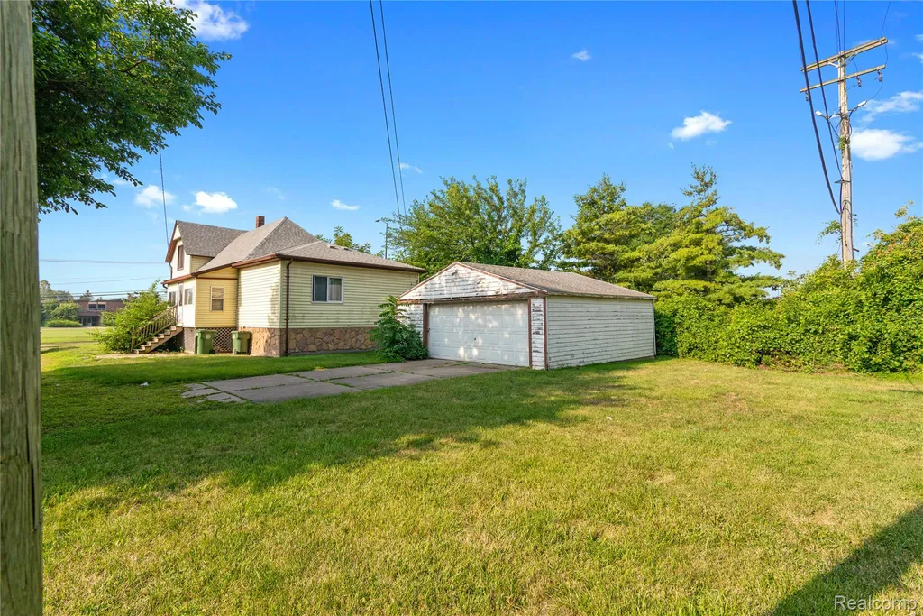 15602 Northline Road Southgate City MI 48195