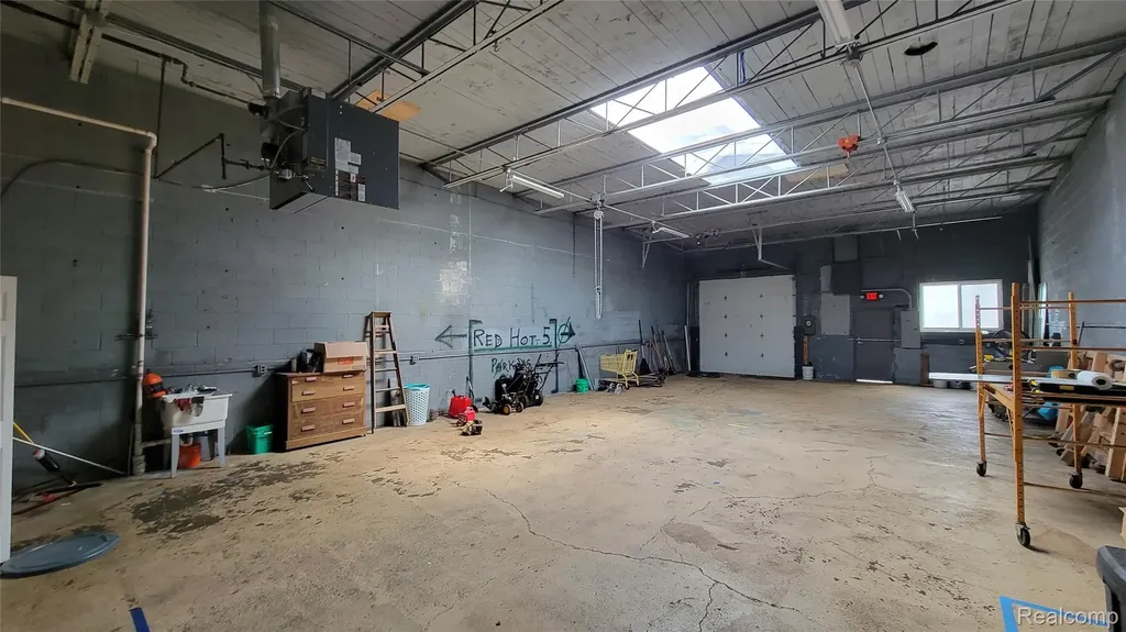 407 W 9 Mile Road Hazel Park City MI 48030