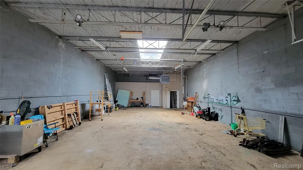 407 W 9 Mile Road Hazel Park City MI 48030