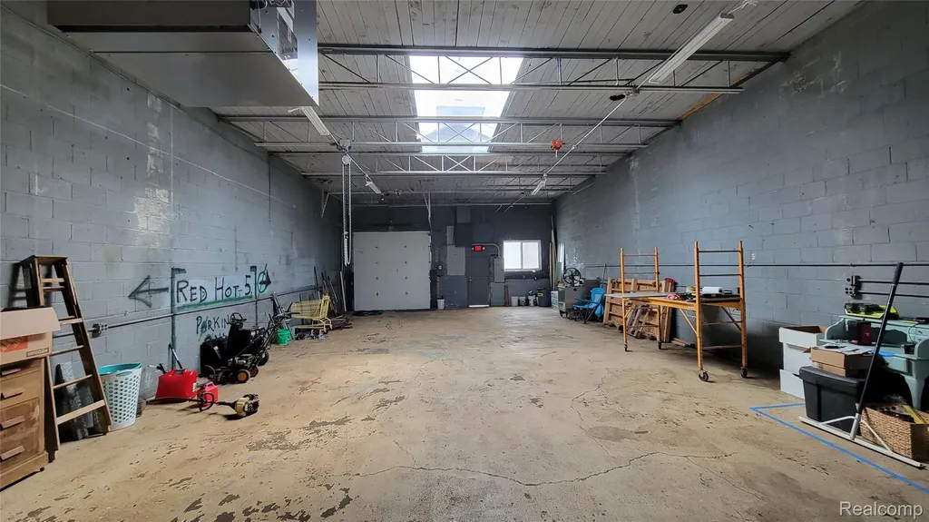 407 W 9 Mile Road Hazel Park City MI 48030