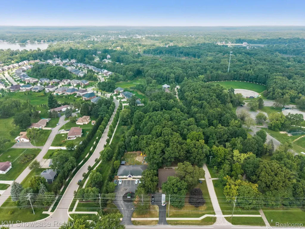 Parcel "b" Log Cabin Drive Commerce Charter Township MI 48390