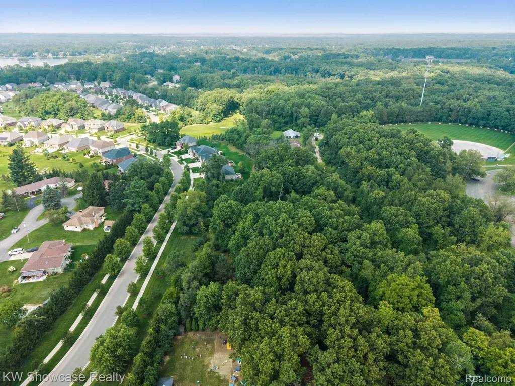 Parcel "b" Log Cabin Drive Commerce Charter Township MI 48390