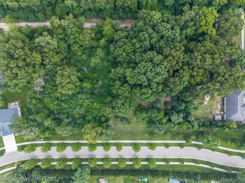 Parcel "b" Log Cabin Drive Commerce Charter Township MI 48390