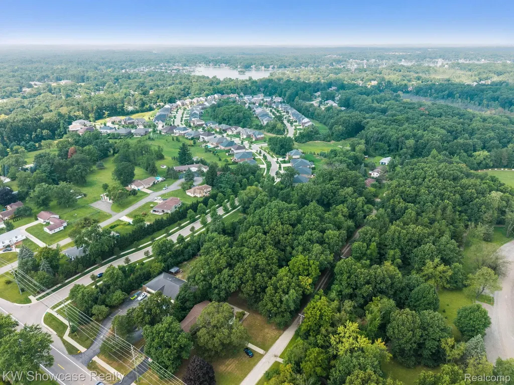 Parcel "b" Log Cabin Drive Commerce Charter Township MI 48390