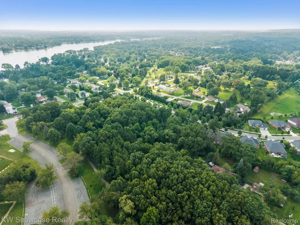 Parcel "b" Log Cabin Drive Commerce Charter Township MI 48390