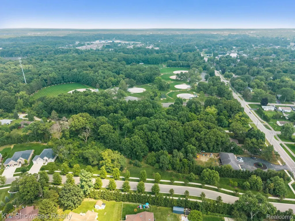 Parcel "b" Log Cabin Drive Commerce Charter Township MI 48390