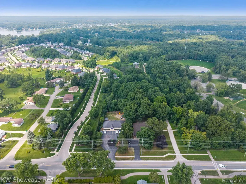 Parcel "b" Log Cabin Drive Commerce Charter Township MI 48390