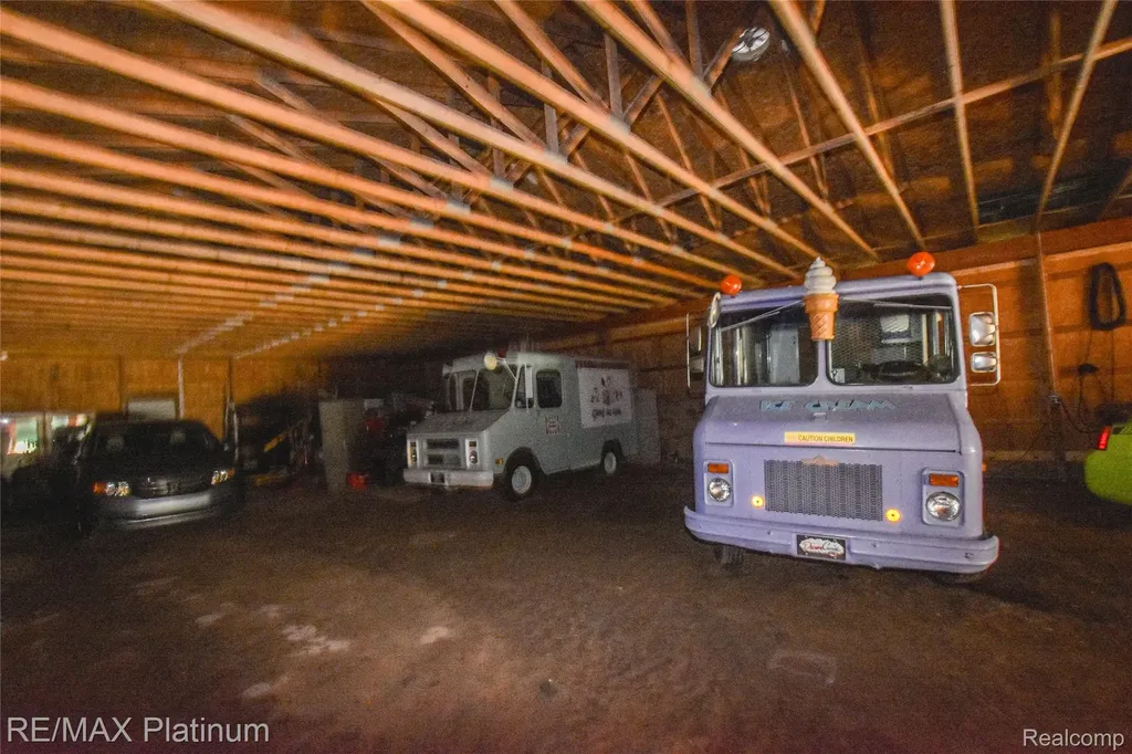5160 Fenton Road Hartland Township MI 48430
