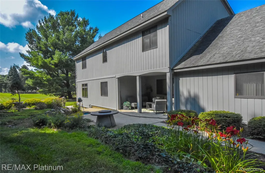 5160 Fenton Road Hartland Township MI 48430