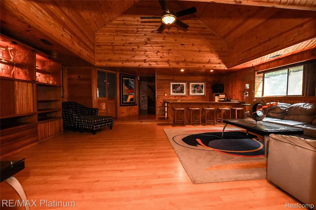 5160 Fenton Road Hartland Township MI 48430