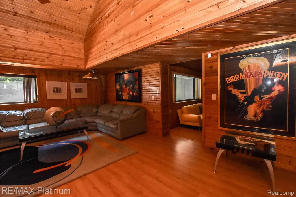 5160 Fenton Road Hartland Township MI 48430