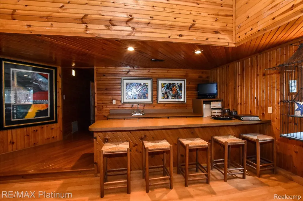 5160 Fenton Road Hartland Township MI 48430