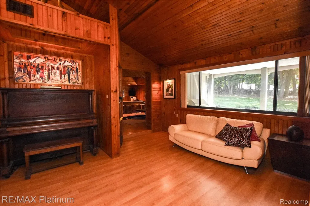 5160 Fenton Road Hartland Township MI 48430