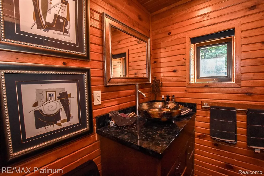 5160 Fenton Road Hartland Township MI 48430