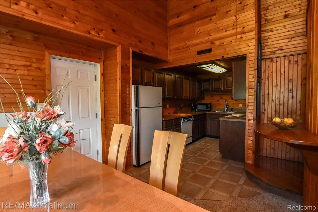 5160 Fenton Road Hartland Township MI 48430