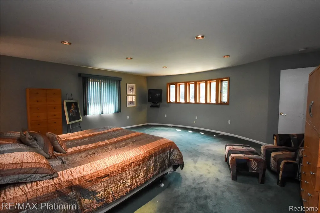 5160 Fenton Road Hartland Township MI 48430