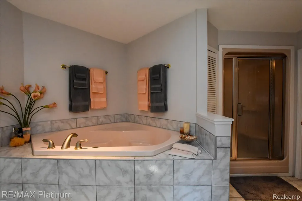 5160 Fenton Road Hartland Township MI 48430