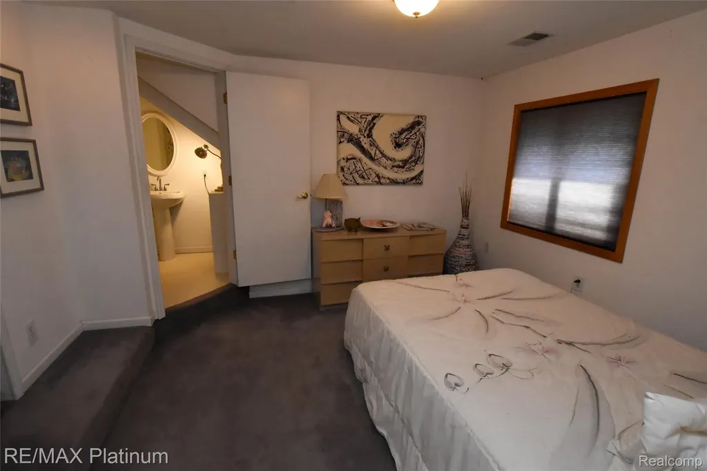 5160 Fenton Road Hartland Township MI 48430