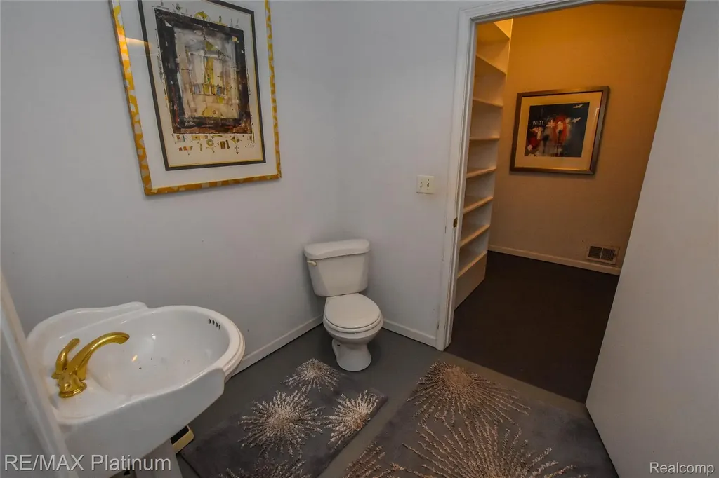 5160 Fenton Road Hartland Township MI 48430