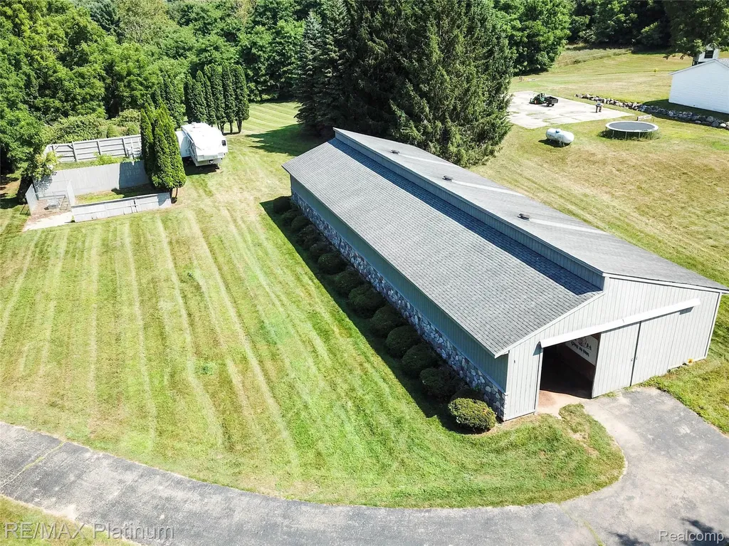 5160 Fenton Road Hartland Township MI 48430