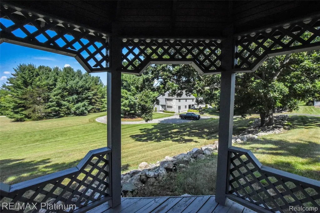 5160 Fenton Road Hartland Township MI 48430