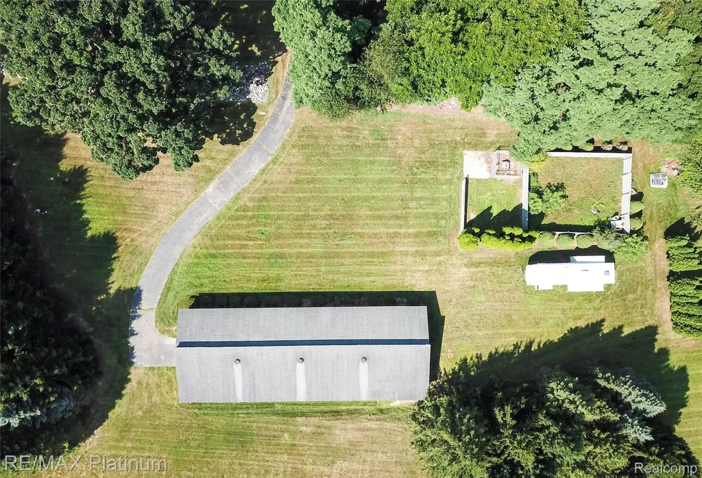 5160 Fenton Road Hartland Township MI 48430