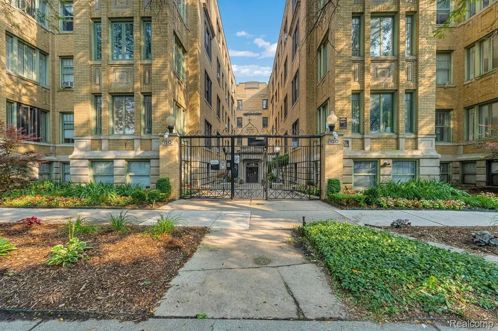 120 Seward Street Detroit City MI 48202
