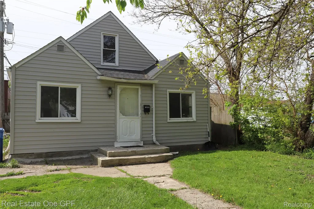 7052 Rivard Avenue Warren City MI 48091