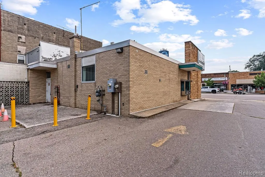 210 N Saginaw Street Durand City MI 48429