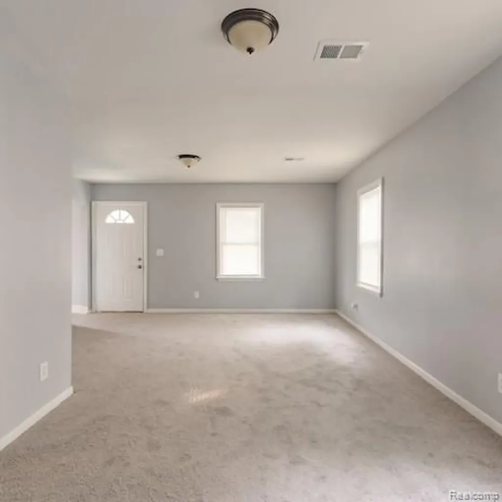 18557 Kenosha Street Harper Woods City MI 48225