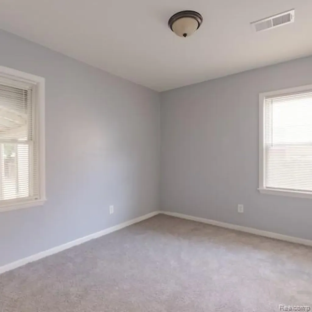 18557 Kenosha Street Harper Woods City MI 48225